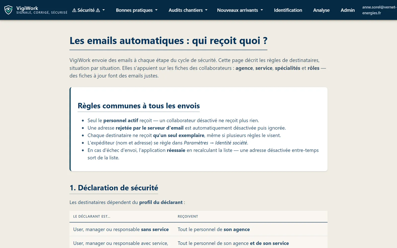 Une documentation claire, disponible dans le logiciel : qui reçoit quel courriel, et pourquoi